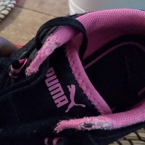 Puma sneakers girls size 2 - Picture 8 of 8